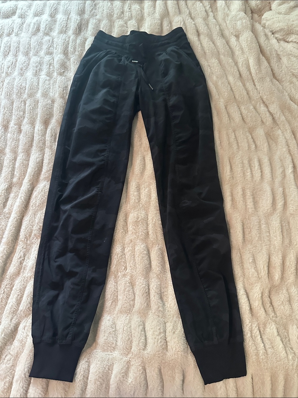 Lululemon Black Camo Dance Studio Jogger Pants Comfortable Everyday Wear Size 2
